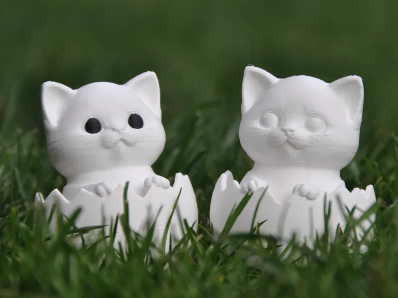 Hatching Cat Egg - Cute Surprise Decor