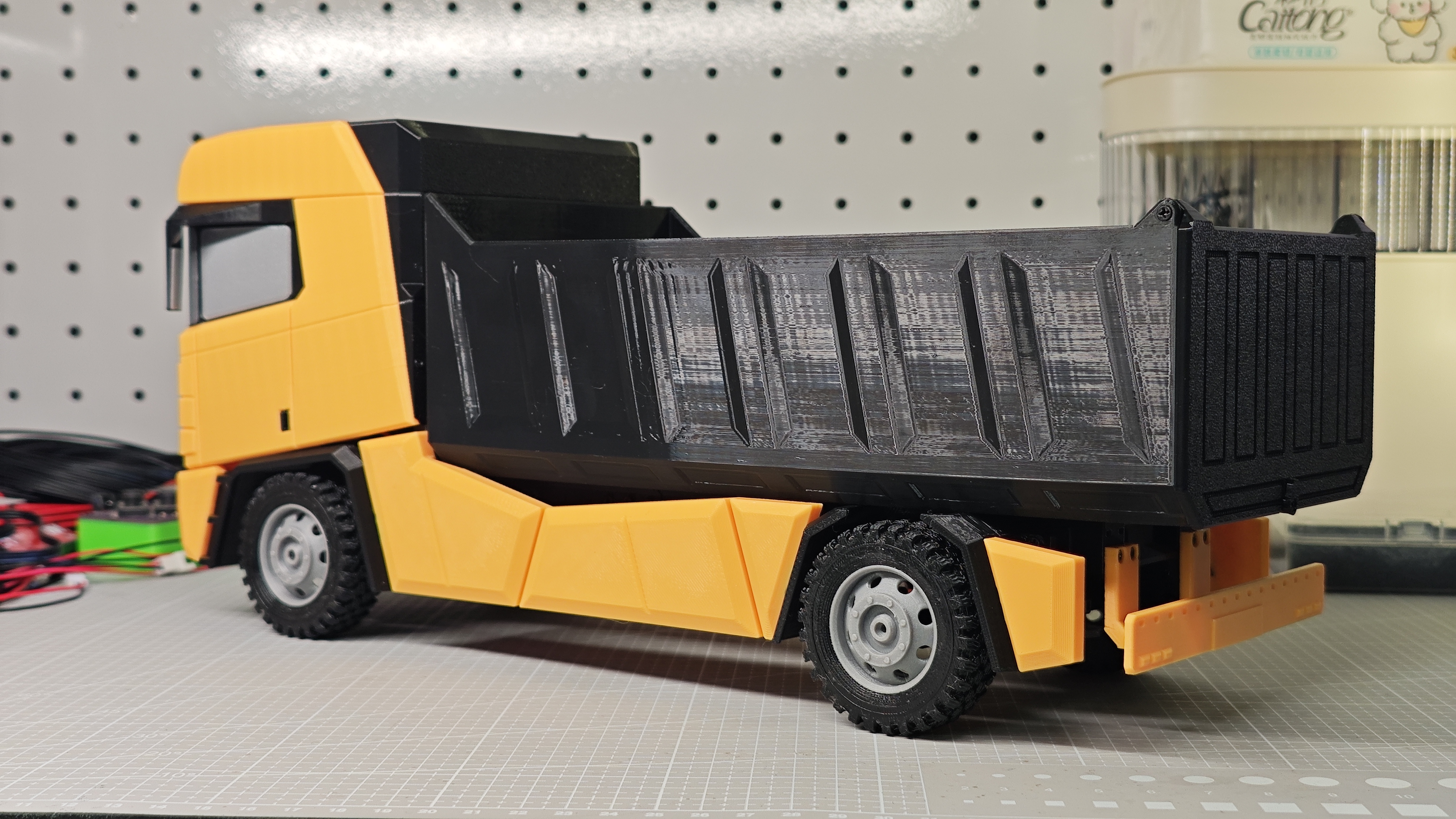 Miniatura 2 do modelo 3D 遥控翻斗车自卸卡车最终版后驱差速锁（A1mini可用）
