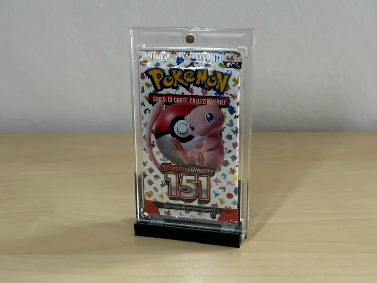 Stand Porta Pacchetti Pokémon-Booster Holder Stand