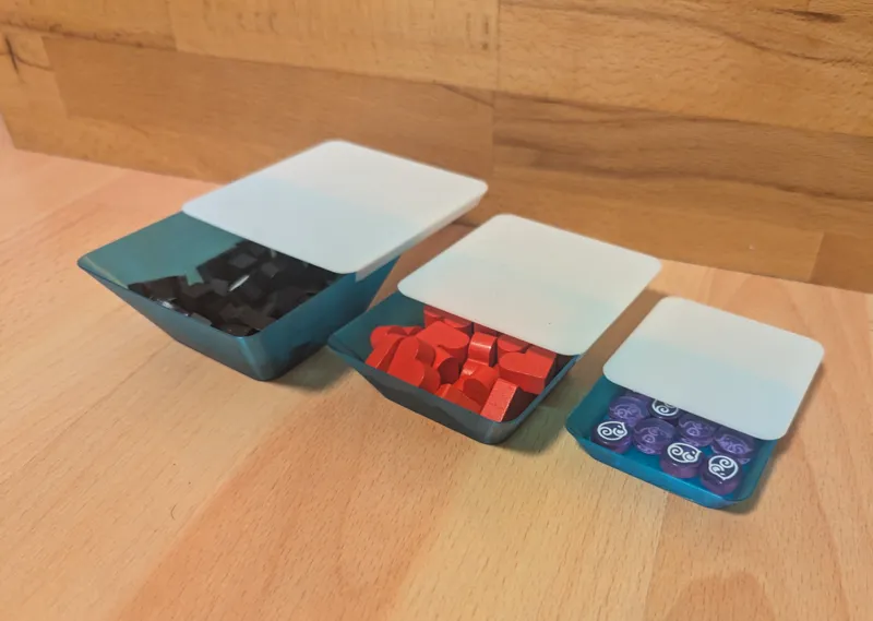 Minimalistic Token Trays for Board Games