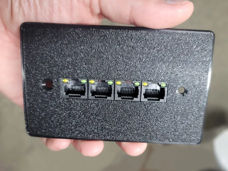 Network Wallplate w/ PoE switch
