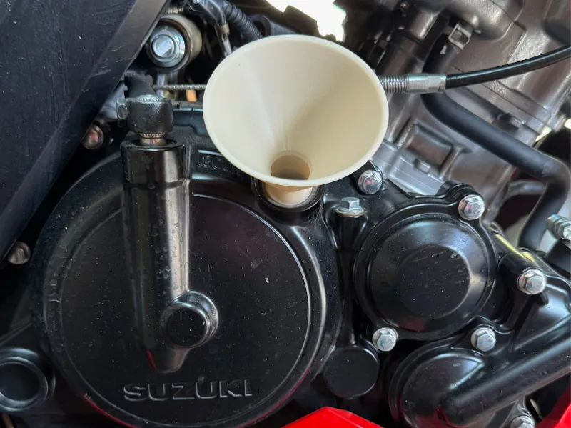 Motorbike oil funnel, screwed on (M20)