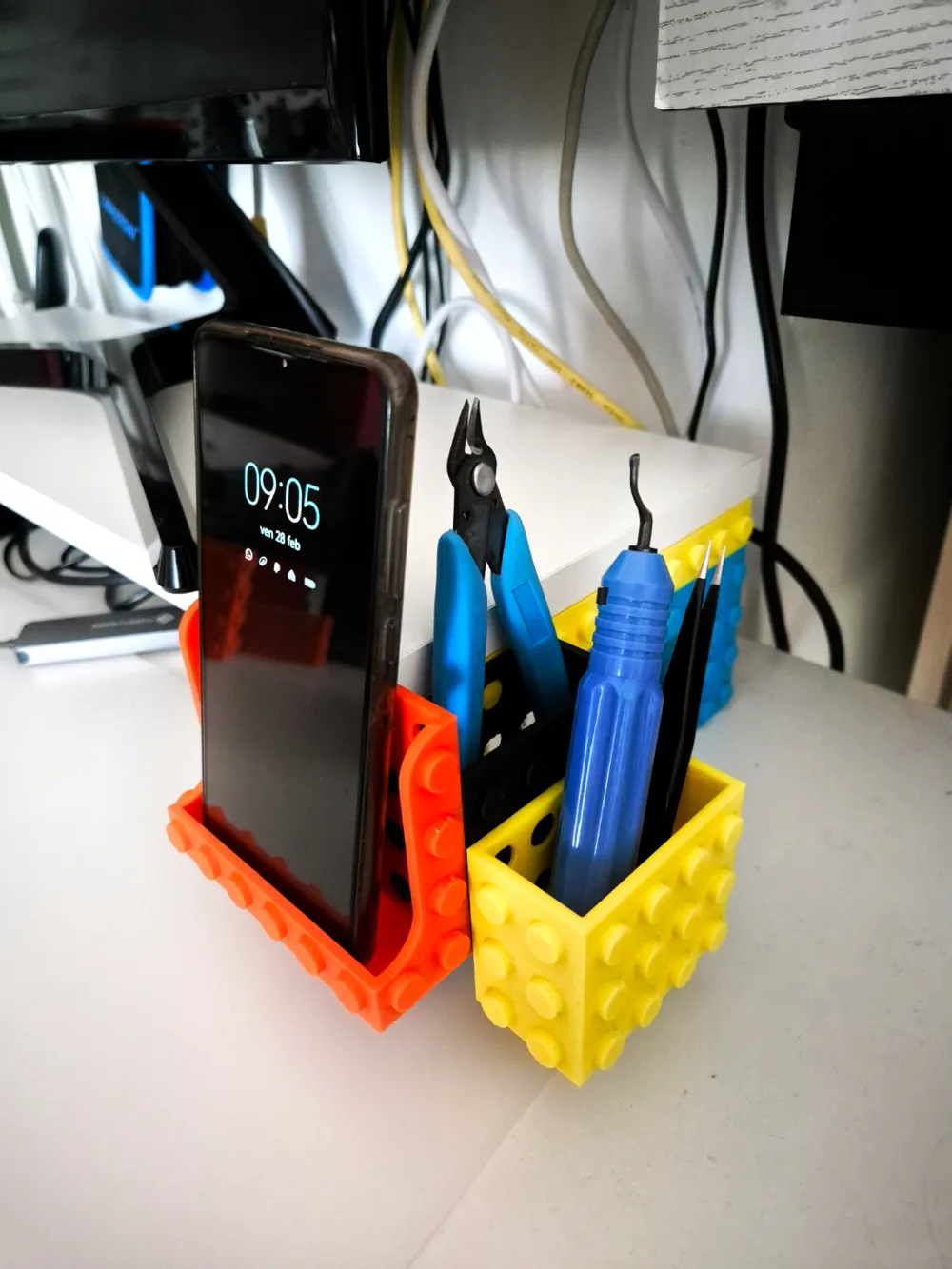 BrickStand - Modular Monitor Riser & Organizer by Yappanappa MakerWorld ...