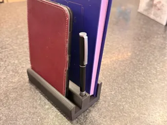 E-reader Tolino stand + book + pen holder