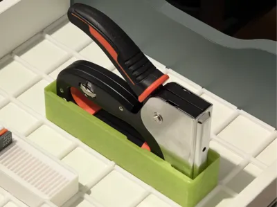 Staple gun gridfinity bin