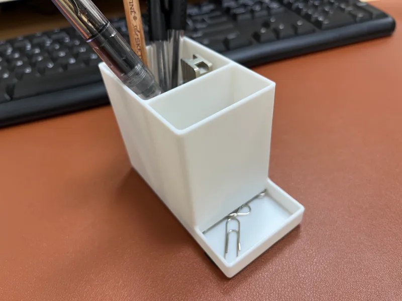 笔筒pen container