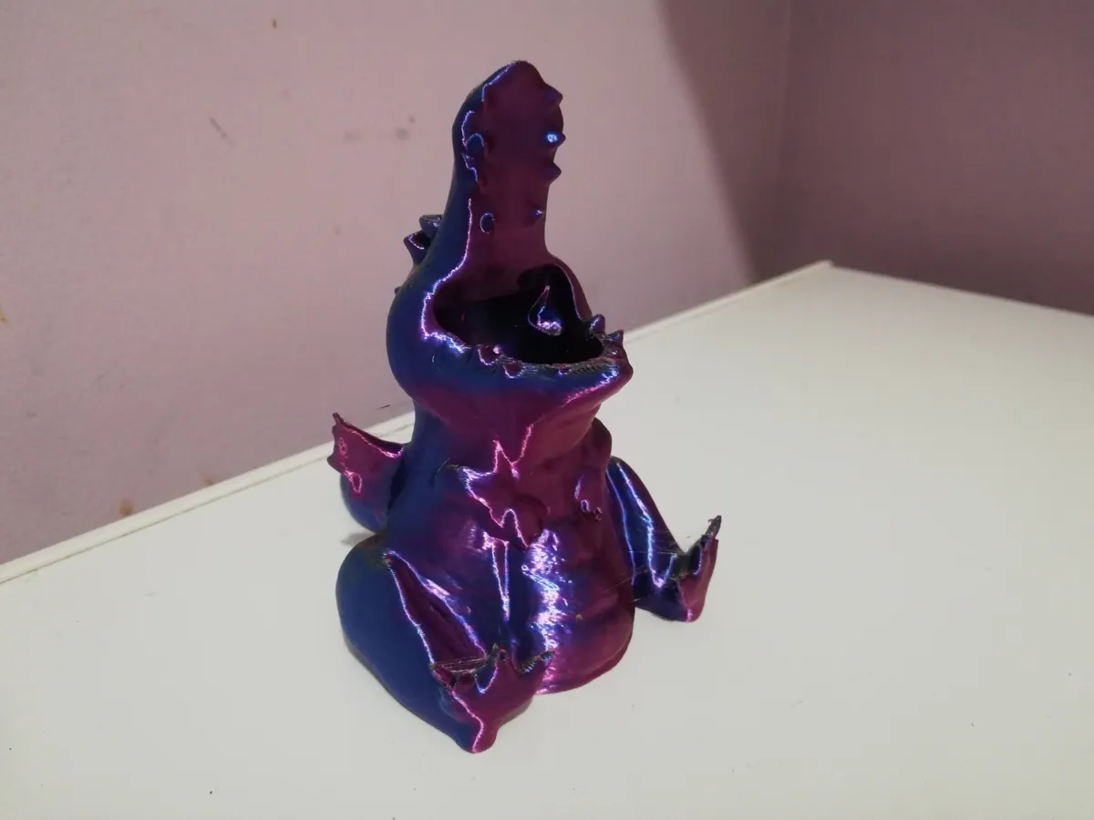 Pot à crayons dragon