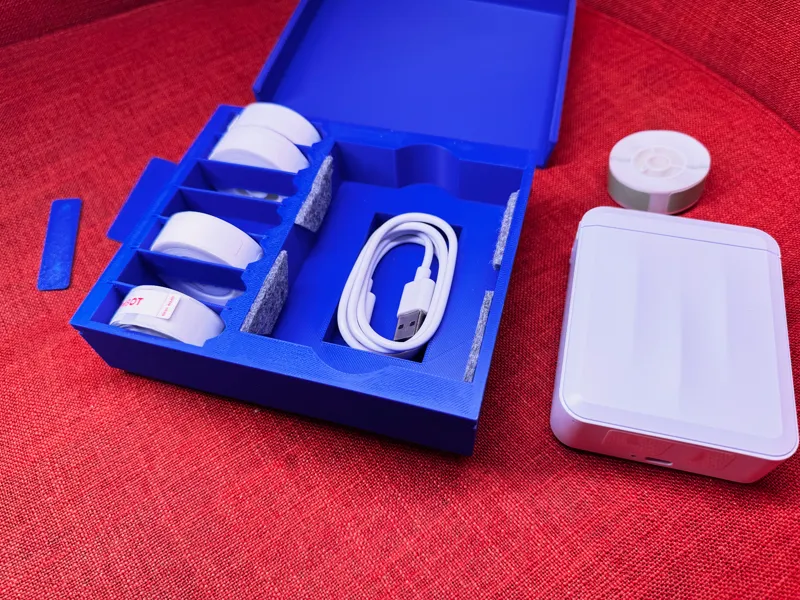 Niimbot D110 M label printer box with lid