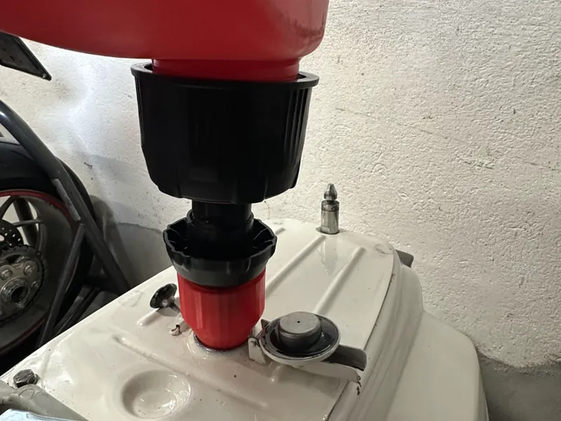 Imbuto rifornimento rapido Vespa -Mix benzina/olio