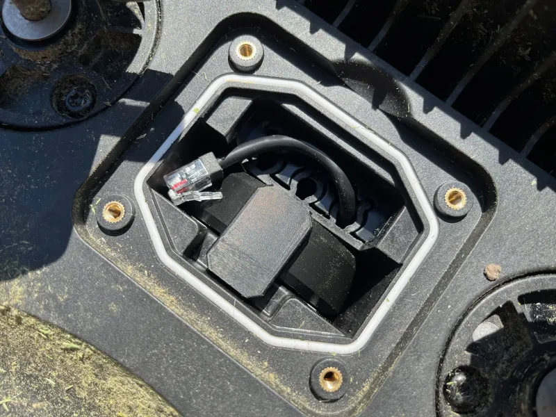 Segway Navimow i-series AirTag holder