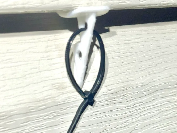 Vinyl Siding Hook and Zip Tie Mount/Anchors