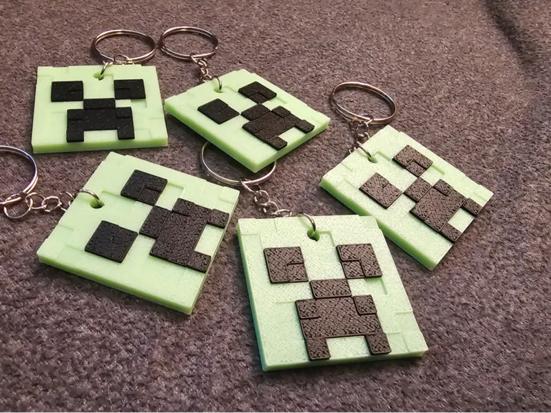 Glowing Creeper Head Keychain