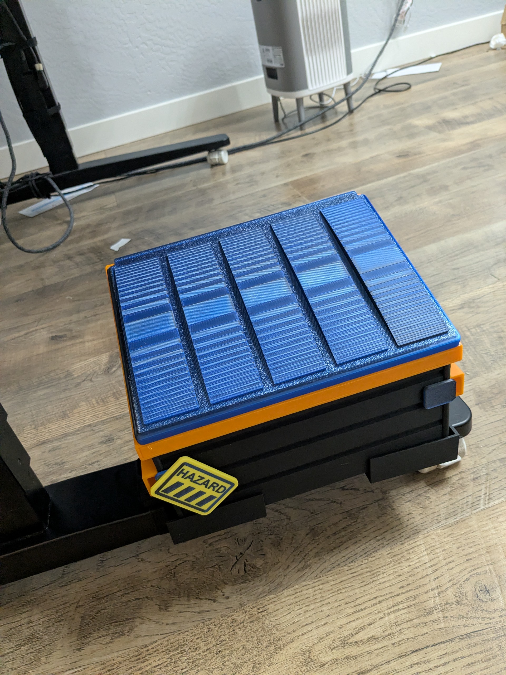 Miniatura 2 do modelo 3D The Desktop Dumpster