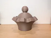 Queen Container