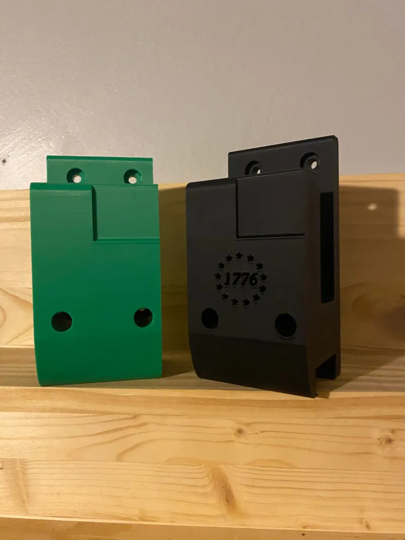 AR Wall Mount w/ Mag Holder