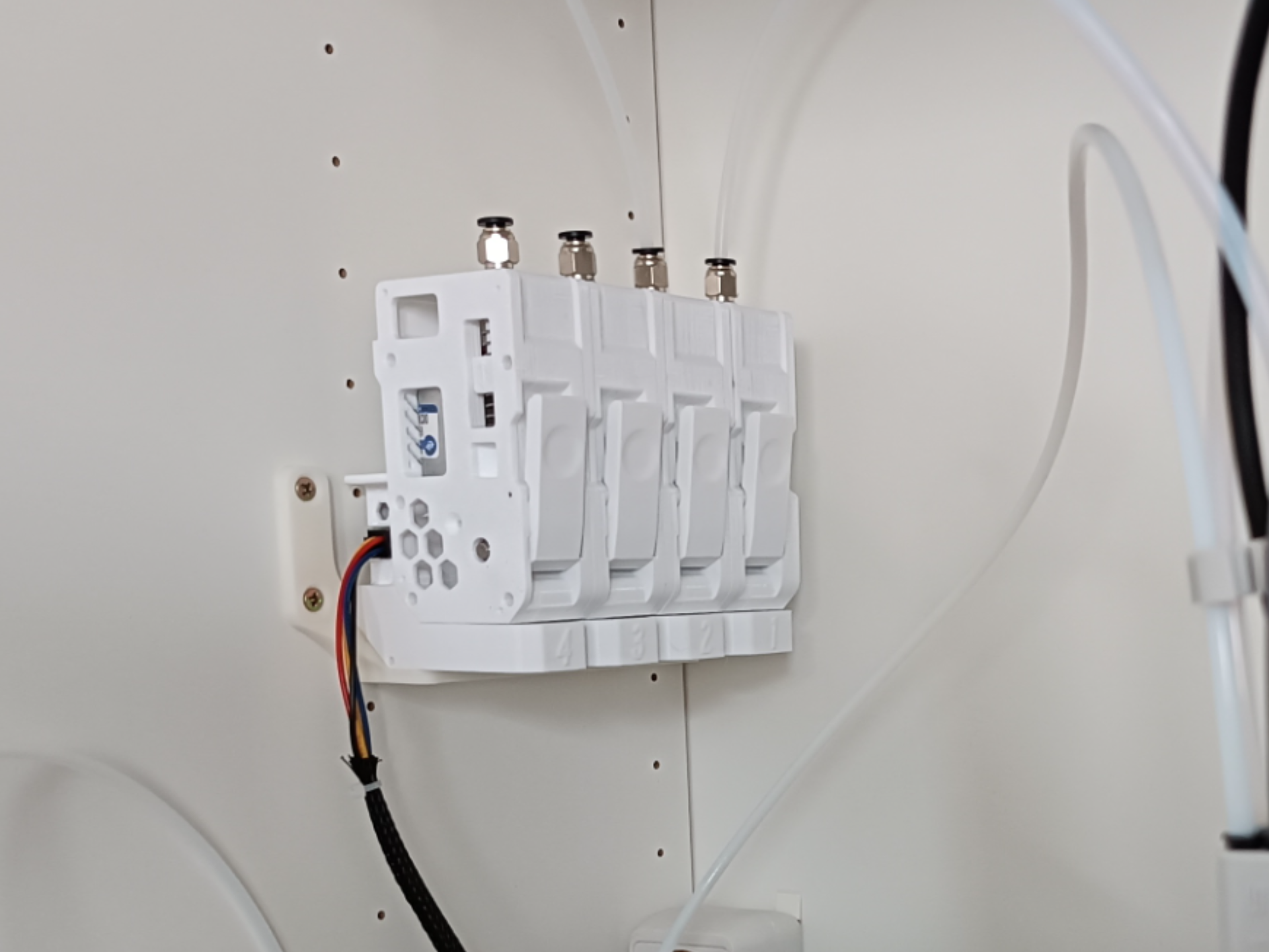 BMCU 370c Wandhalterung für Ikea Besta