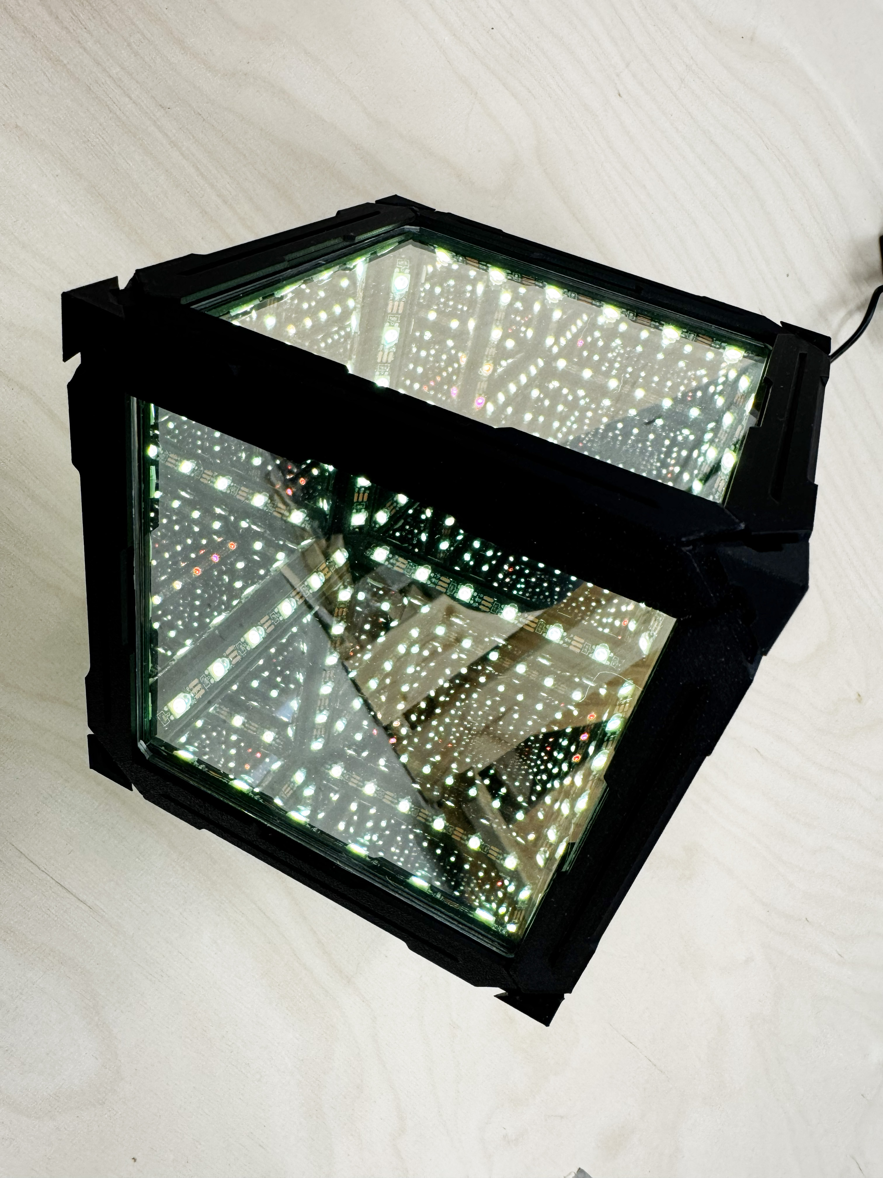 Miniatura 3 do modelo 3D Sound-Reactive LED Infinity Cube