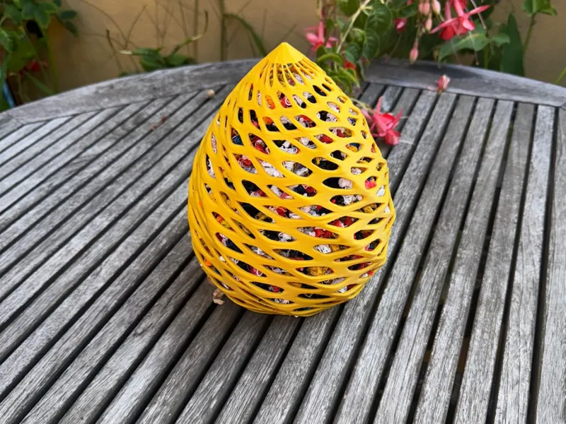Voronoi poop egg