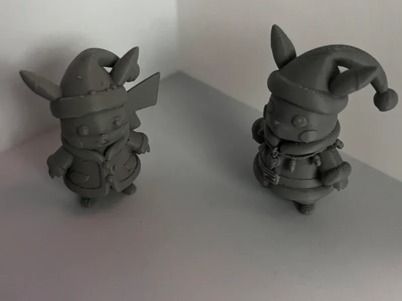 Pikachu Weihnachtsmann & mit Herz-Kette