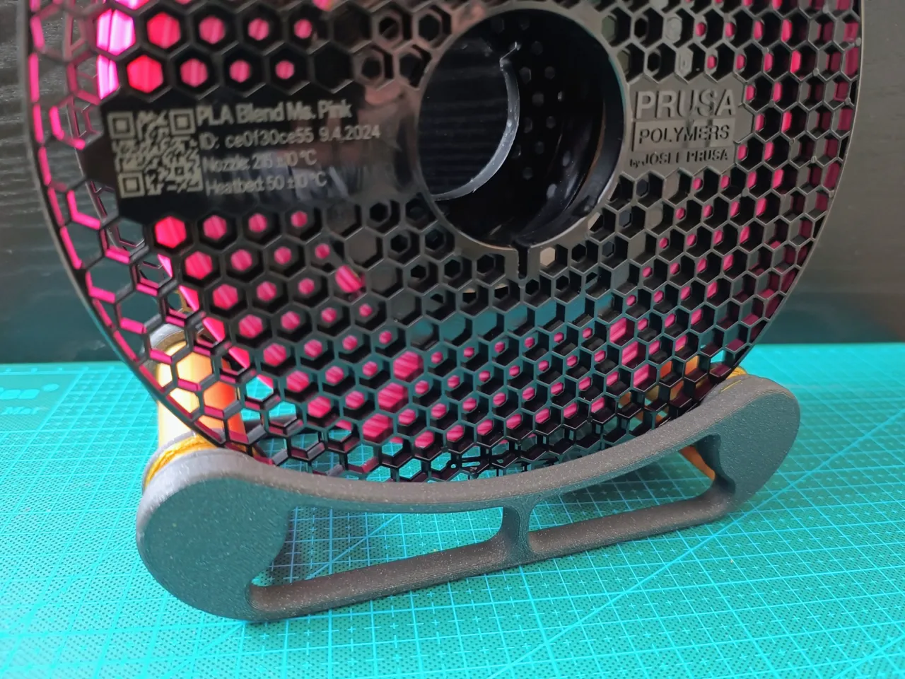 Spool roller, filament holder, spool holder view 3
