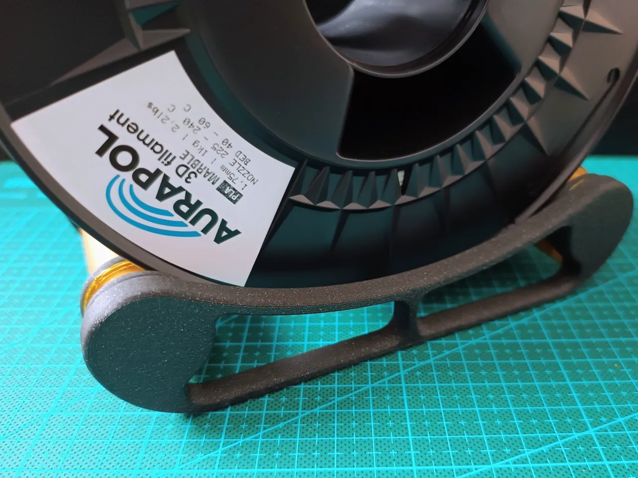 Spool roller, filament holder, spool holder view 4