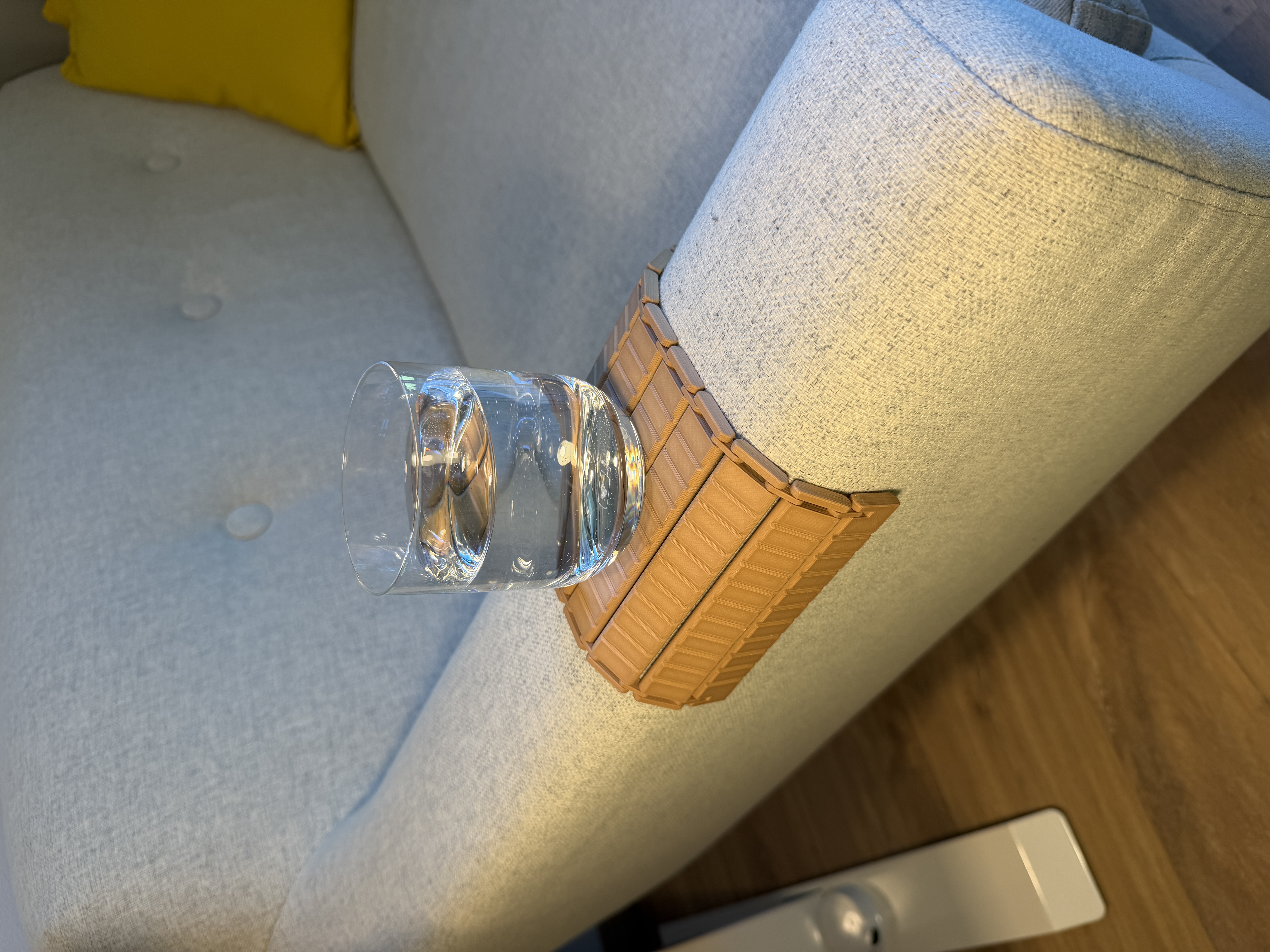 Miniatura 2 do modelo 3D Foldable Couch Armrest Tray