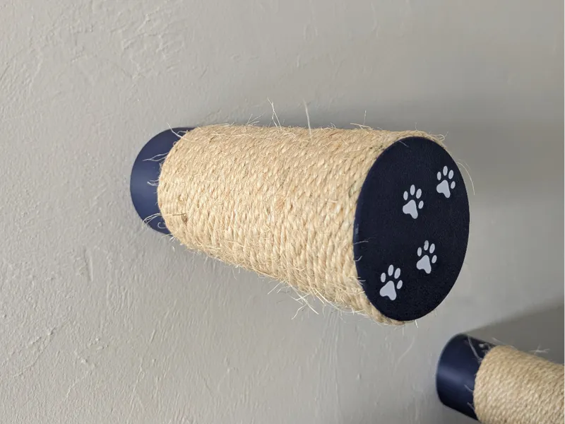 Budget Floating Cat Wall Post