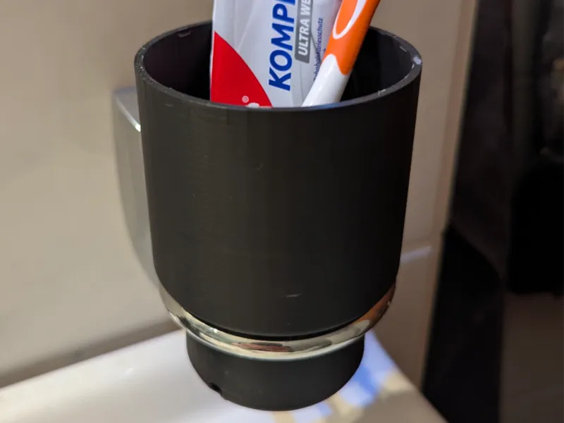 Zahnbürstenbecher mit Abflussloch