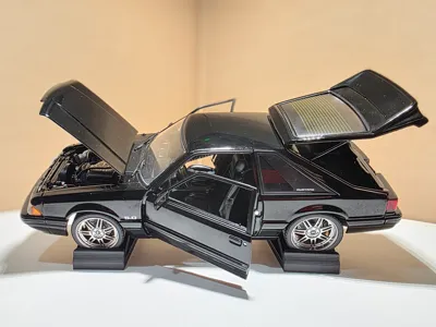 1:18 Diecast Model Car Stand - Sideways Style