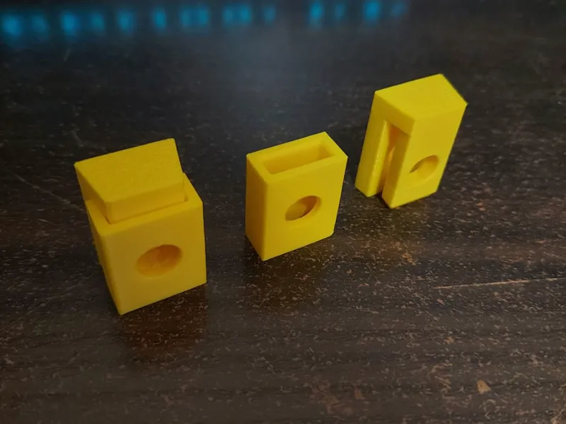 Hanger V2 (With screw holes