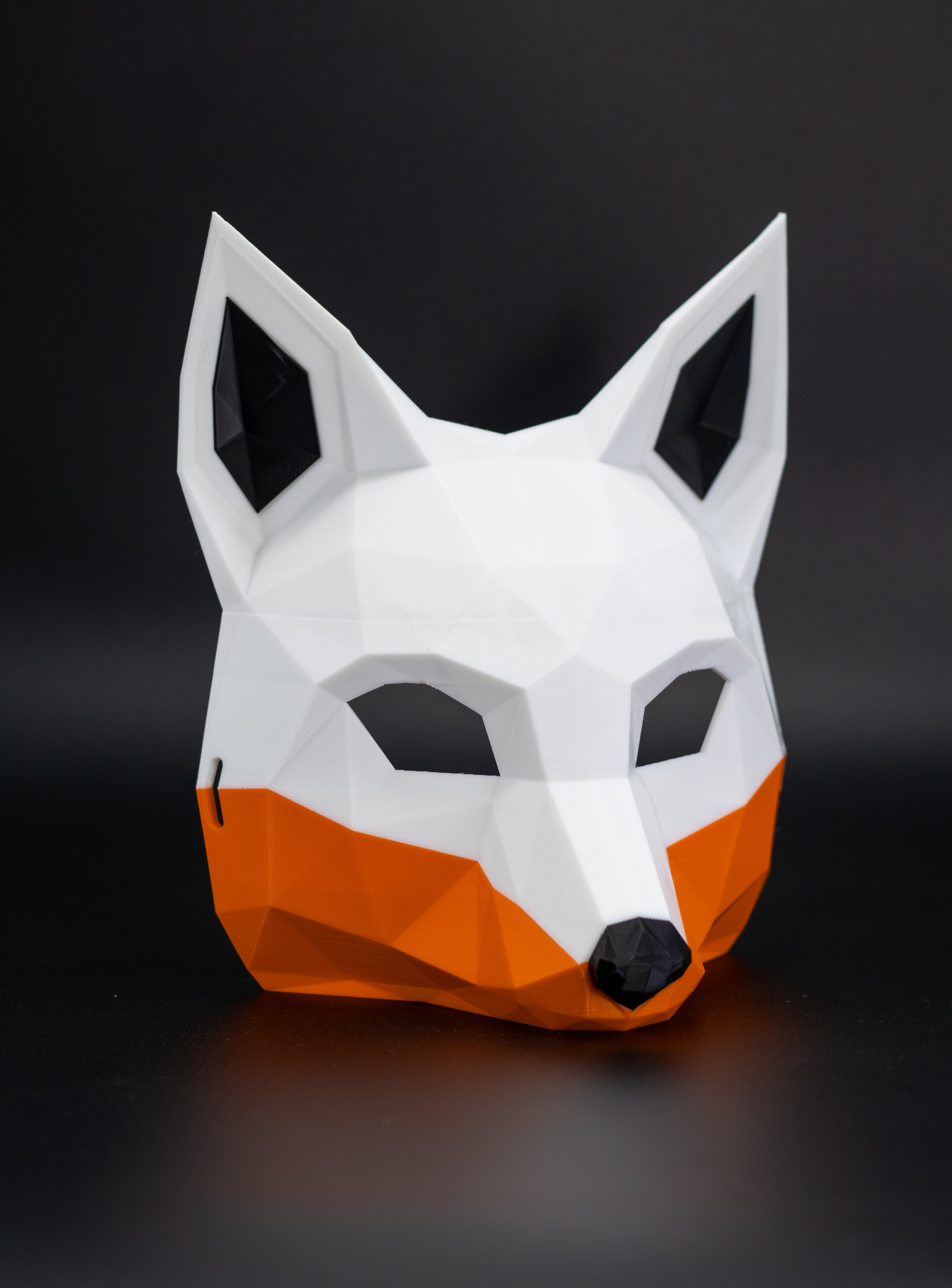 Miniatura 1 do modelo 3D Low Poly Fox Mask