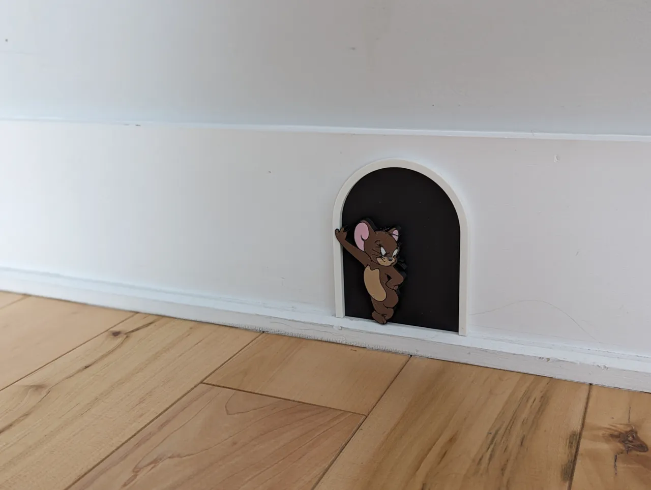 Tom and Jerry Decorative Wall Hole view 2