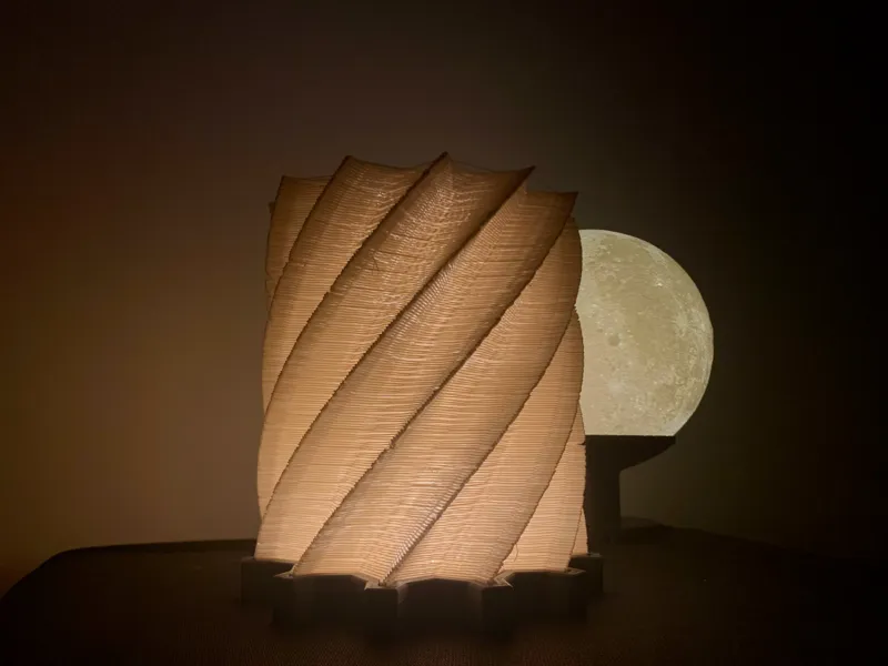 Spiral Woven Lamp 螺旋编织台灯