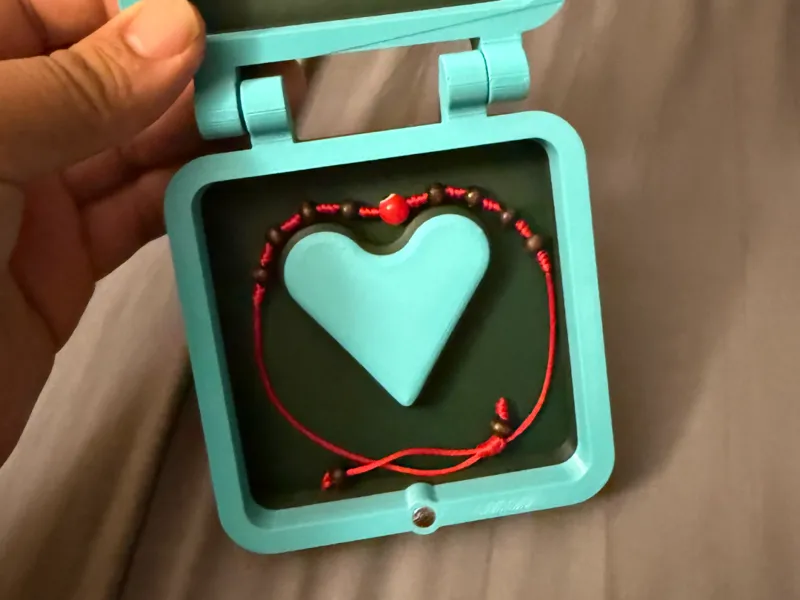 Bracelet holder