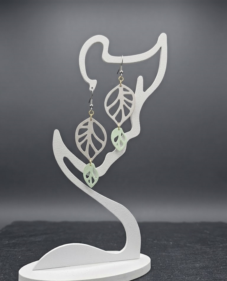 Boucle d'oreille feuille view 3