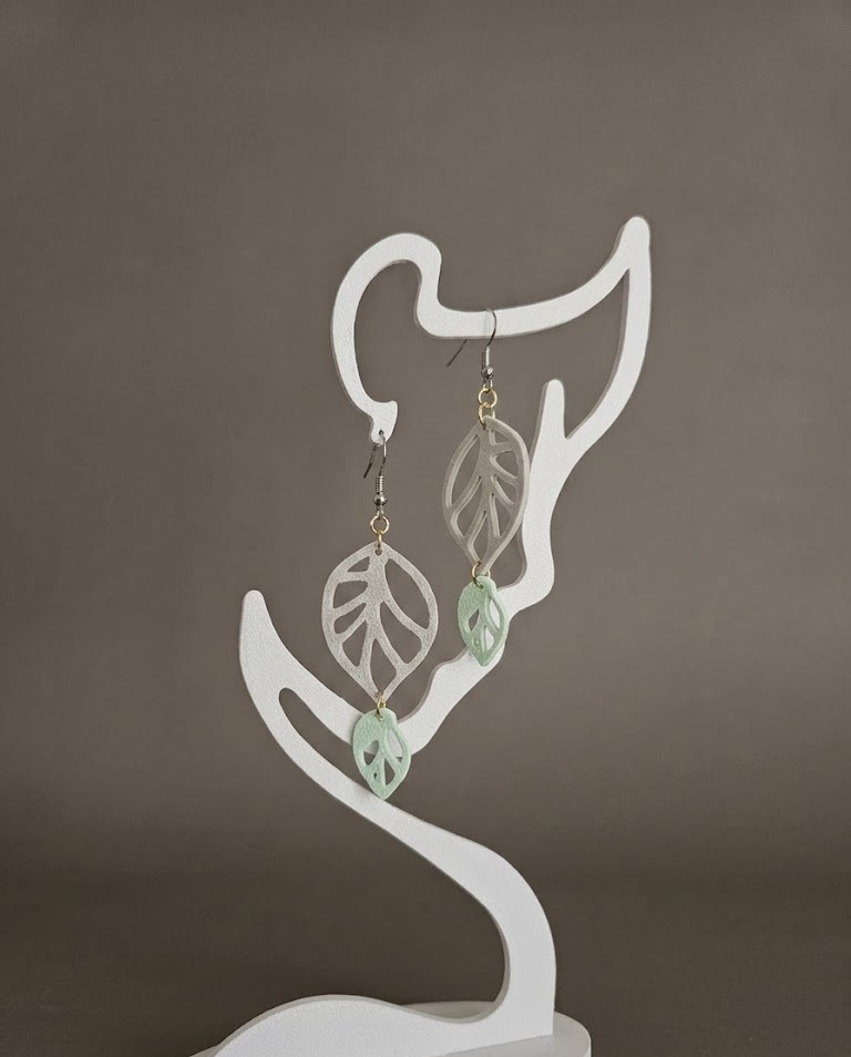 Boucle d'oreille feuille view 2