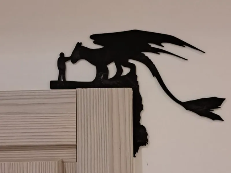 Door corner Toothless