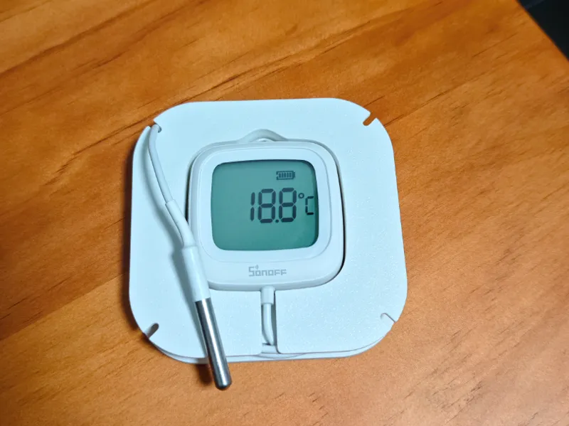Wrap-Around Stand for SONOFF SNZB-02LD thermometer