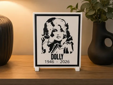 Figura decorativa: Dolly Parton Tribute 1946 - 2026 — referencia de MakerWorld