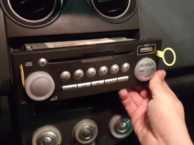 Car radio removal key - Mitsubishi Colt 2004