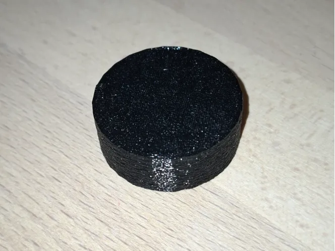 Cache pour trou de charnière