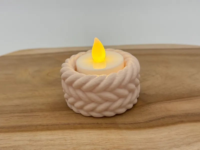 Knitted tea light decoration