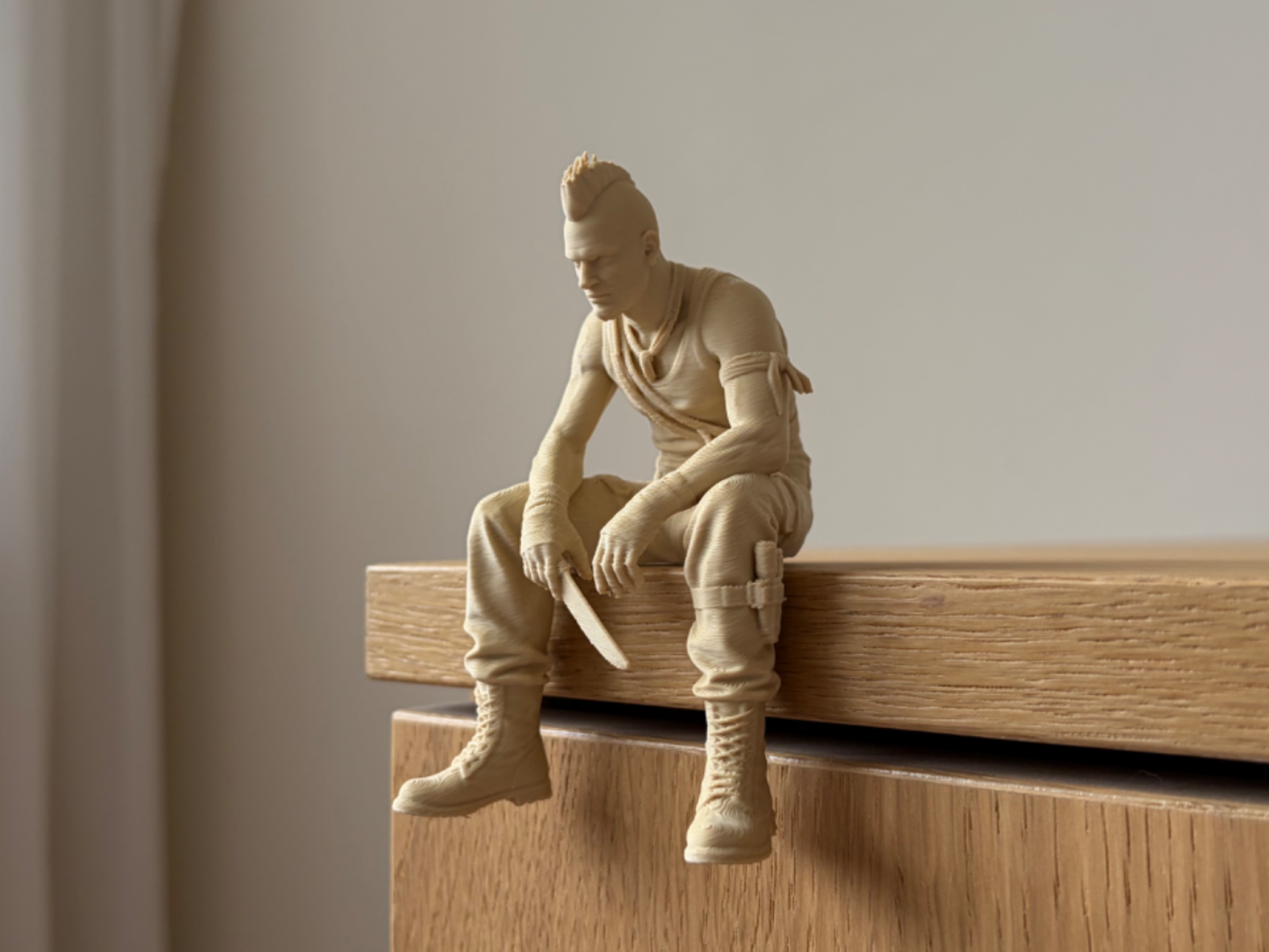 Vaas Sitting on Shelf Figure | Far Cry 3 Miniature