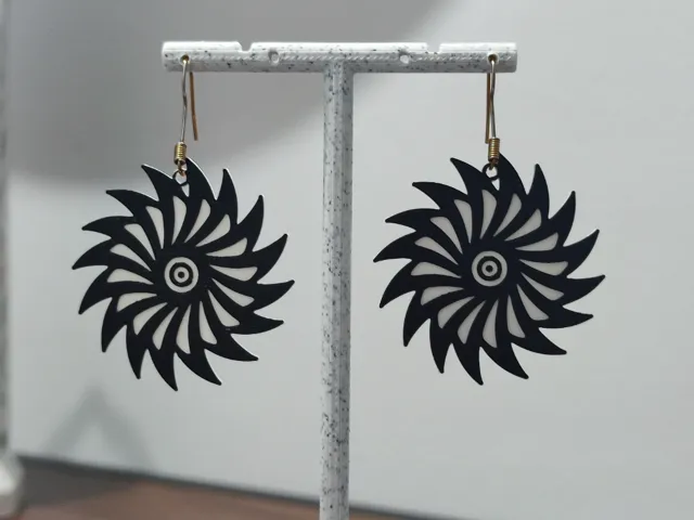 Aretes Sol de Eclipse
