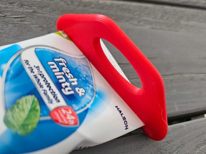 Toothpaste squeezer
