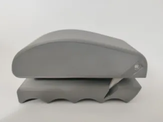 Uniform and ergonomic cardboard cutter