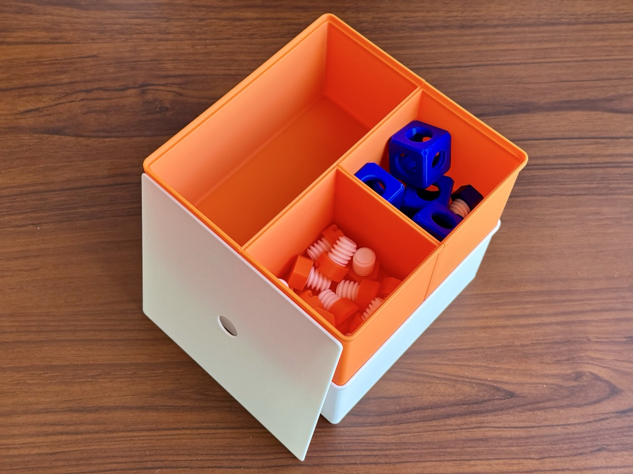 Miniatura 3 do modelo 3D 可堆叠 收纳盒 多尺寸 组合拼接 带盖子