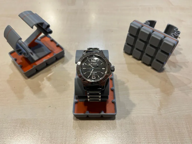 Girdifinity compatible flexible watch stand