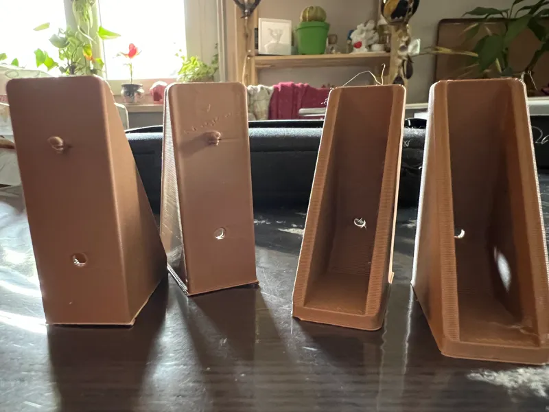 Shelf Brackets with Peg - Supporti per Mensole