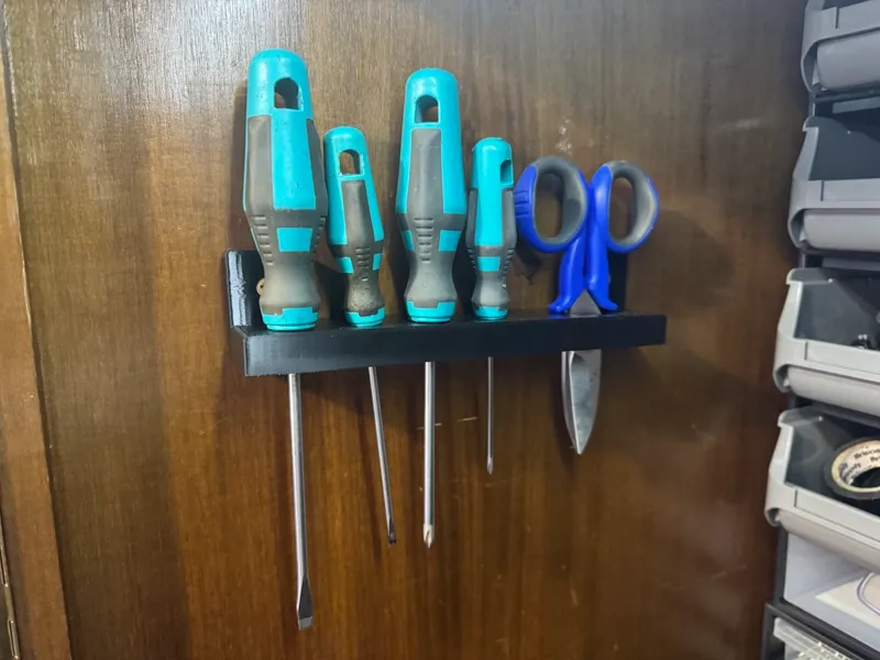 Organizador pared para destornilladores y tijera